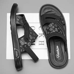 Nouvelles tongs classiques pour hommes 2026, style extérieur, semelle épaisse antidérapante et résistante à l'usure, couleur unie - Product Image 1