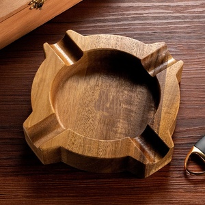 Cenicero de Lujo de Madera Maciza Redondo de 4 Piezas para Accesorios de Cigarros con Función de Seguridad para Uso en el Hogar o Hotel - Product Image 2