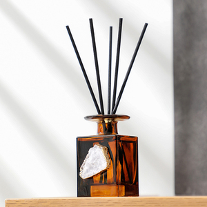 Difusor de Aroma Cuadrado Moderno de Ratán sin Fuego con Varillas y Aroma Incluido para Apartamentos, Espacios de Vida y Baños – Decoración Elegante - Product Image 3