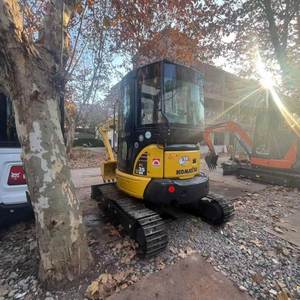 Presque neuf, économique en carburant, peu coûteux, mini-excavateur Komatsu PC35MR d'occasion de 3 tonnes pour l'aménagement paysager et le terrassement. - Product Image 3