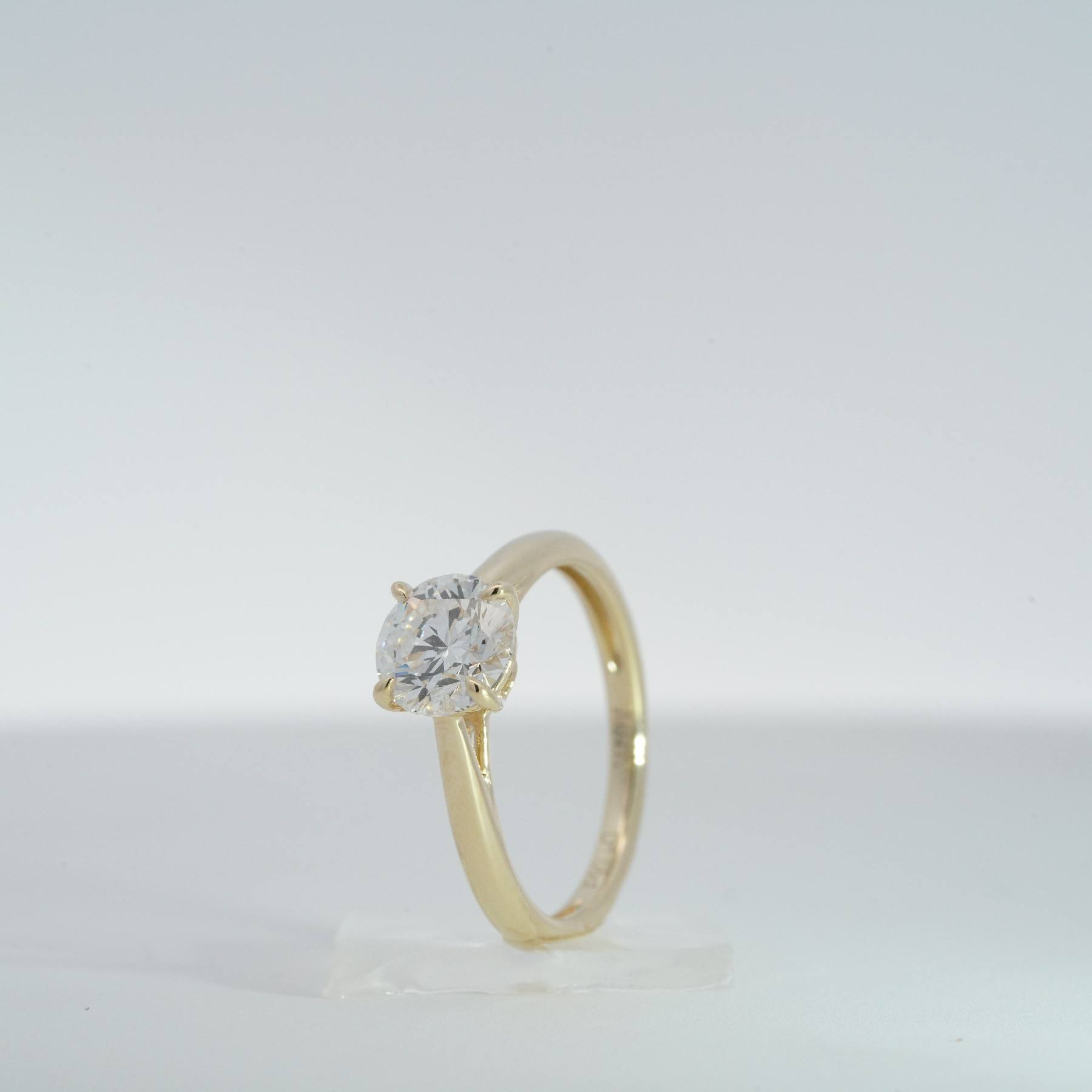 10K สีเหลืองทอง