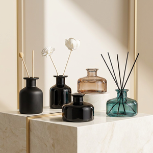 <span class=keywords><strong>Bouteille</strong></span> diffuseur de luxe <span class=keywords><strong>en</strong></span> <span class=keywords><strong>verre</strong></span> vide pour voiture, diffuseur d'arômes pour la décoration intérieure - Vente <span class=keywords><strong>en</strong></span> gros - Product Image 1