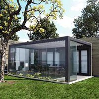 Pergola motorisée à lames orientables en aluminium, design moderne, protection contre le soleil et la pluie, autoportante, revêtement poudré, résistante aux intempéries