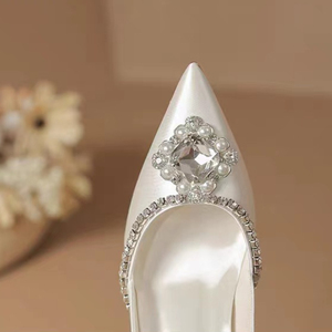 Escarpins en satin à bout pointu, talons aiguilles, chaussures de mariée, de soirée, de cérémonie, de luxe, ornées de cristaux et de strass, talons hauts pour femmes - Product Image 3