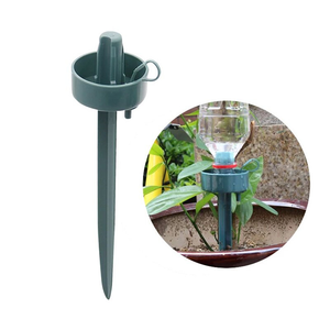 Pot de plantes à faire soi-même Arrosage automatique des bouteilles en <span class=keywords><strong>plastique</strong></span> <span class=keywords><strong>Goutteur</strong></span> d'arrosage des plantes Spike d'arrosage automatique - Product Image 1