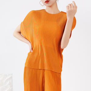 Conjunto de Dos Piezas de Verano PY Ecológico 100% Poliéster para Mujer, Elegante, Texturizado, Plisado, Casual, Holgado, Top y Pantalones Cortos - Product Image 5