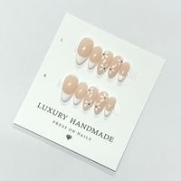 Vente en gros de faux ongles en acrylique 100% peints à la main, de haute qualité, avec colle, magnifiques, luxueux, couvrants, 3D, faits à la main, design pour doigts