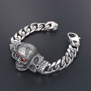 Pulsera de Acero de Titanio para Hombre con Incrustaciones de Rubí en Forma de Calavera Grande, Joyería de Moda CE493 - Product Image 3