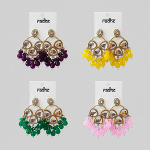 Pendientes colgantes de moda con piedras Kundan y cuentas chapados en oro de Jewelemarket - Product Image 2
