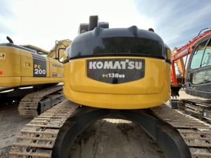 Pompe hydraulique Komatsu - Cylindre - Performances stables, faible consommation de carburant, poids opérationnel de 14,9 tonnes, capacité de la benne de 0,51 m³ - Product Image 3