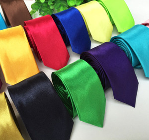 Cravates en soie en polyester de haute qualité pour hommes Cravates en soie en gros de style classique uni personnalisé - Product Image 3