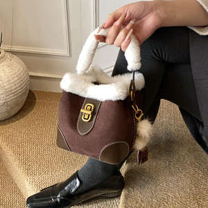 กระเป๋าถือสะพายข้างผู้หญิงแฟชั่นระดับไฮเอนด์รุ่นใหม่ปี 2026 กระเป๋าสะพายไหล่เดี่ยวอเนกประสงค์กันน้ำทรงถัง - Product Image 1