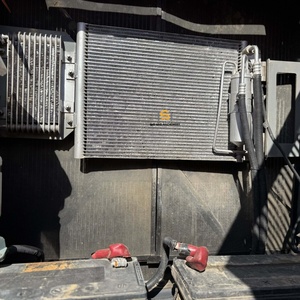 Excavatrice hydraulique Hitachi ZX210lc d'occasion de 21 tonnes en bon état, produit d'occasion du Japon - Product Image 5