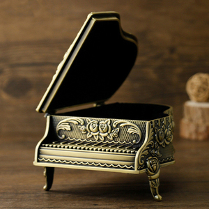 Vente directe d'usine Style européen Grand <span class=keywords><strong>Piano</strong></span> boîte à <span class=keywords><strong>musique</strong></span> rétro métal boîte à <span class=keywords><strong>musique</strong></span> <span class=keywords><strong>château</strong></span> dans le ciel créatif petit cadeau en gros - Product Image 1