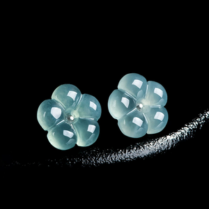 Pendientes de jade natural auténtico con diseño de flor de ciruelo azul agua, pétalos de jade de grado hielo, estilo antiguo para mujer. - Product Image 1