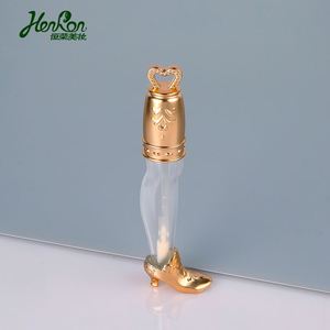 3.8Ml Jambe Forme Brillant Long Logo Personnalisé Brillant Conteneur Vide Cosmétique Tube Teinte À Lèvres Avec <span class=keywords><strong>Baguette</strong></span> Dorée - Product Image 2