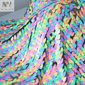 Nanyee Textile Espacio teñido Paillette Multi colores bordado Macaron Rainbow Seeds Drop Lentejuelas Telas - Product Image 6
