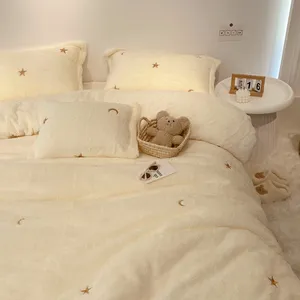 अनुकूलन आकार मखमल प्रक्रिया सुरुचिपूर्ण बिस्तर सेट, लक्जरी नरम आरामदायक बरगंडी रंग Duvet कवर/