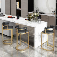 Chaise de bar moderne de luxe en métal doré Tabouret de comptoir de cuisine haut avec panneau en bois pour la maison Hôtel Salon