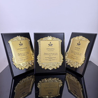 Récompenses en bois noires personnalisées de plaque de certification avec le MH-J0730 de plaque d'or