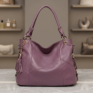 Pochette Mini Femme en Cuir Véritable 100% Écologique, Durable, Portable, Imperméable et Thermique avec Deux Bretelles et Fermeture Éclair - Product Image 5