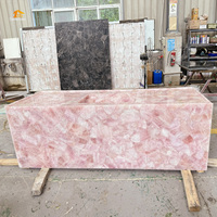 Îlot de cuisine miniature personnalisé en quartz rose massif avec évier intégré