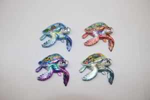 Imán para Refrigerador con Diseño de Cuello Alto en Dorado, Éxito de Ventas - Product Image 2