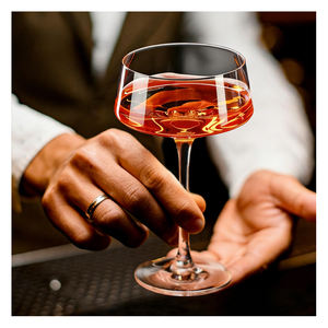 Verre à vin rouge Highball en cristal au design moderne pour la maison et les fêtes - Product Image 6