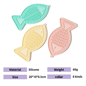 แผ่นรองเลียซิลิโคนสำหรับสัตว์เลี้ยงรูปปลา ขายส่งจำนวนมาก ชามอาหารสุนัขและแมวแบบกินช้า พร้อมจุกดูดสำหรับใส่น้ำ - Product Image 6