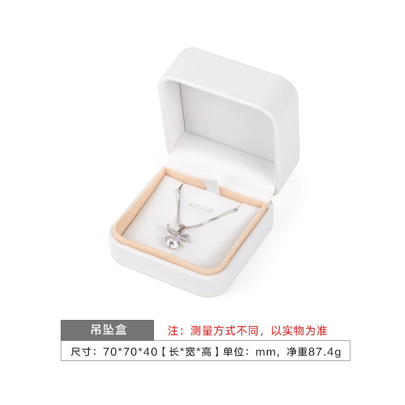 White pendant box