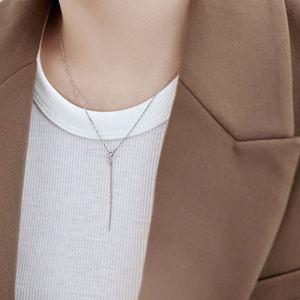 Collier chaîne claviculaire minimaliste Dylam Simple Design en argent 925 rhodié plaqué or 18 carats pour femmes - Product Image 3