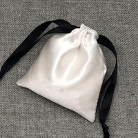 Pochette élégante en satin écologique avec cordon de serrage Boucles d'oreilles en soie douce Emballage anti-poussière pour cadeaux Emballage textile