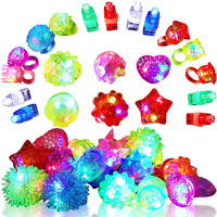 Vente en gros de 50 paquets d'anneaux lumineux qui brillent dans le noir fournitures de fête allument des cadeaux de fête Goodie Bag Stuffers pour les faveurs d'anniversaire