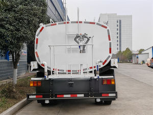 Japanse <span class=keywords><strong>Isuzu</strong></span> watertanker/watervrachtwagen 4x2 5 ton 5 m³ 5000 liter 1000 gallon 5T - Product Image 4