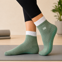 Chaussettes de Pilates mi-mollet antidérapantes et respirantes pour femmes, chaussettes de sport et de yoga personnalisables avec grip pour le yoga et les activités intérieures