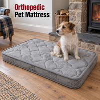 Matelas orthopédique pour chien sur mesure avec options de matelassage et de passepoil pour une housse extérieure amovible et lavable