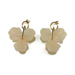 Pendientes de Moda con Diseño Floral, Acero Inoxidable 316L, Baño de Oro PVD, Resistentes y Sostenibles - Product Image 1