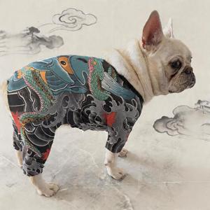 Maglietta per Cani Ispirata allo Streetwear con Tatuaggi - Abbigliamento Virale per Animali Domestici per Contenuti sui Social Media e Servizi Fotografici - Product Image 1