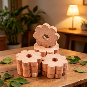 Deodorante Naturale Aromatico in Legno di Cedro Rosso a Forma di Fiore per Armadi, Cassetti e Guardaroba - Repellente per Falene, Deodorante e Decorazione Artigianale Anti-Insetti - Product Image 3