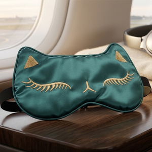 Masque de sommeil haut de gamme anti-lumière, doux pour la peau, avec broderie oreilles de chat, en satin de polyester doux, pour le voyage - Product Image 1