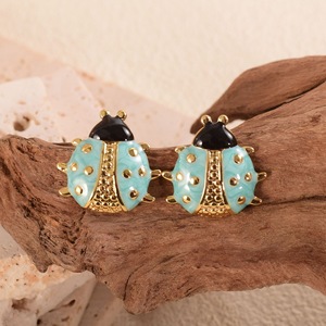Boucles d'oreilles clous élégantes en acier inoxydable plaqué or pour femme, motif <span class=keywords><strong>coccinelle</strong></span>, avec cercle enroulé, accessoire cadeau - Product Image 6