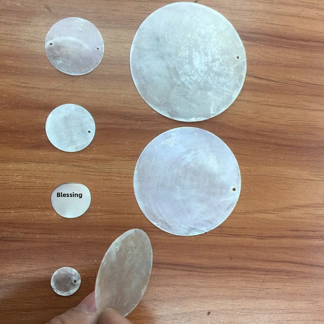 Shell Mother-of-pearl Discs Single-hole DIY Curtain Decoration Accessory Materials50mm Pendant Findings Cross-border