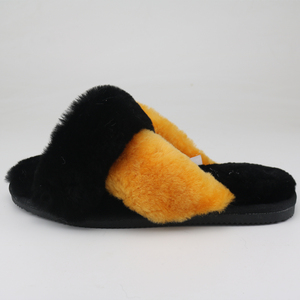 Penjualan Panas Sandal Silang Indoor dan Outdoor dengan Bulu Halus Grosir Pabrik Sandal Warna-Warni Custom Sandal Silang Terbuka - Product Image 4