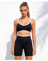 Ensemble 2 pièces sexy et respirant pour le sport : soutien-gorge de sport uni à dos fermé et leggings de yoga froncés sans couture à double bretelle non ajustable pour la course et le fitness