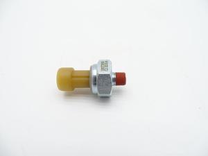 Sensor de Presión de Aceite de Motor Nuevo 1807369C2 para Navistar DT466E, I530E, DT466/530 y HT530 - Product Image 5