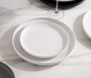 Ensemble d'assiettes en céramique mate personnalisées en gros |   Assiettes de 10,5 pouces avec logo personnalisé, plusieurs couleurs en stock pour restaurants et hôtels - Product Image 3