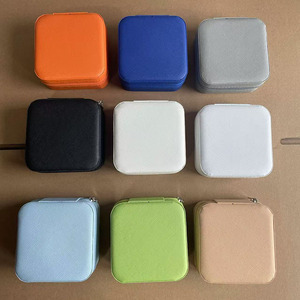 Boîte à <span class=keywords><strong>bijoux</strong></span> en cuir Pu <span class=keywords><strong>de</strong></span> <span class=keywords><strong>luxe</strong></span>, Logo personnalisé, vente en gros, étui d'organisation, Mini boîte à <span class=keywords><strong>bijoux</strong></span> <span class=keywords><strong>de</strong></span> voyage en cuir, quantité minimale <span class=keywords><strong>de</strong></span> commande - Product Image 4