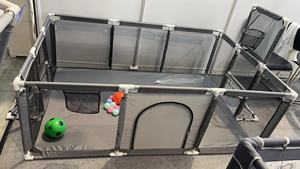 Playpen per bambini di grandi dimensioni con porta e cestino per bambini con caratteristiche Premium - Product Image 5