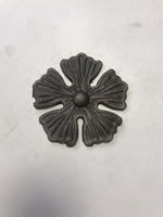 Divers ornements en fer forgé en forme de feuilles et de fleurs, en option