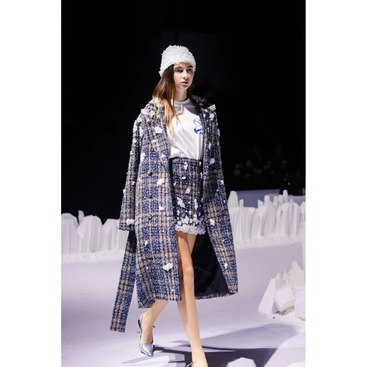 สีน้ำเงินน้ำตาล